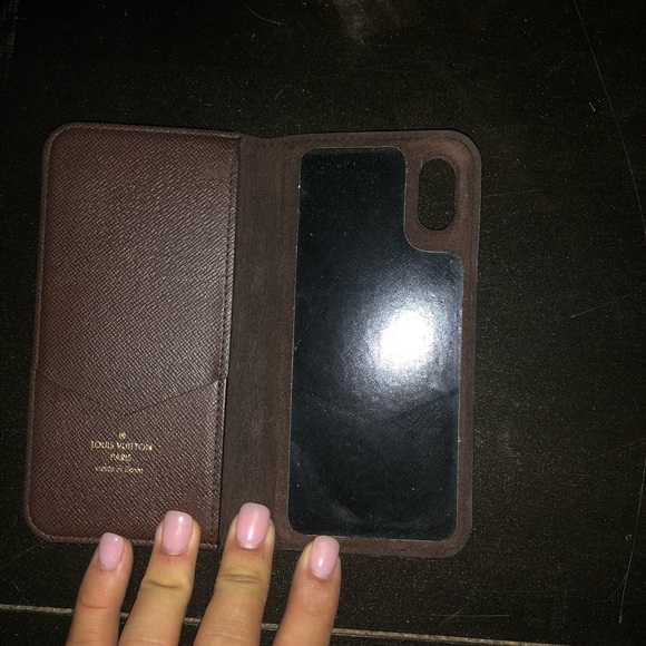 Louis Vuitton iPhone X/XS - Picture 2 of 4